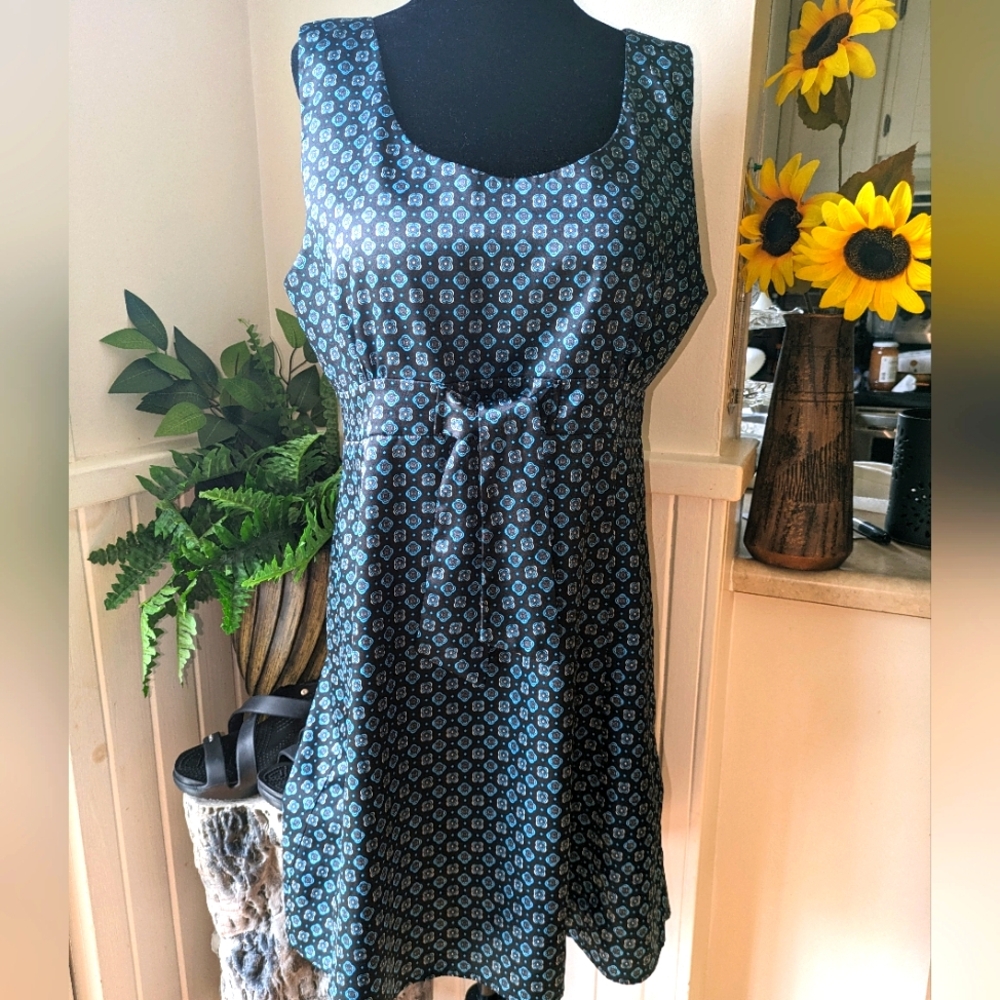 Tie front satin dress.   M/L